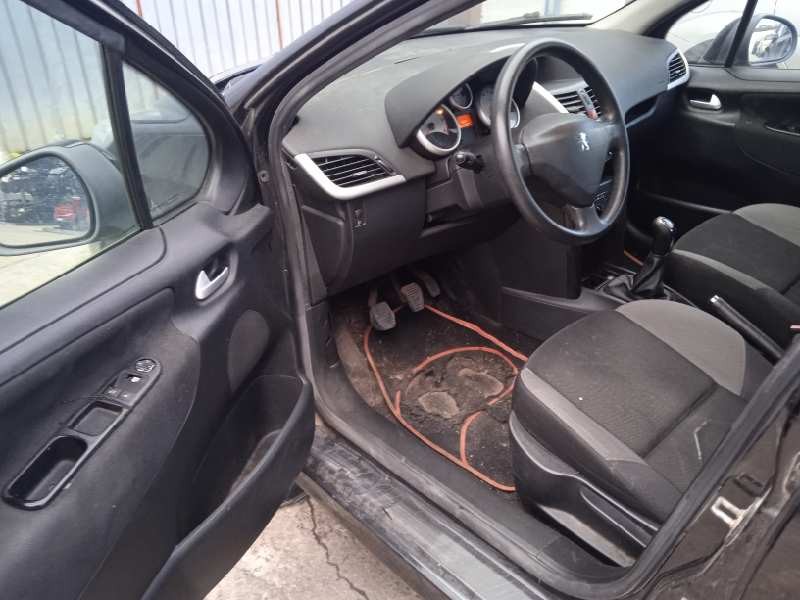 peugeot 207 del año 2009