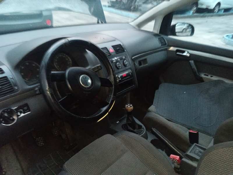 volkswagen touran (1t1) del año 2004