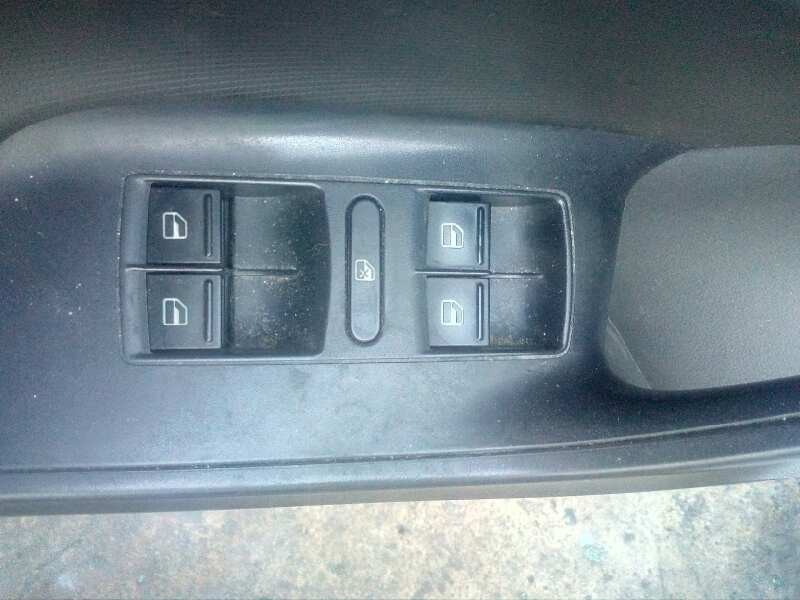 seat ibiza st (6j8) del año 2010