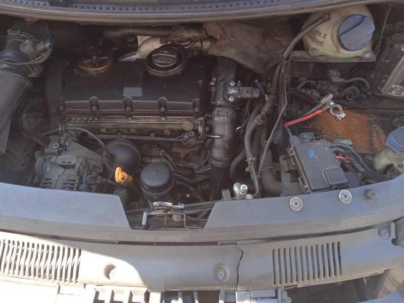 seat alhambra (7v9) del año 2004