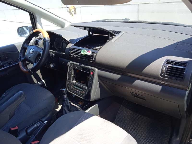 seat alhambra (7v9) del año 2004