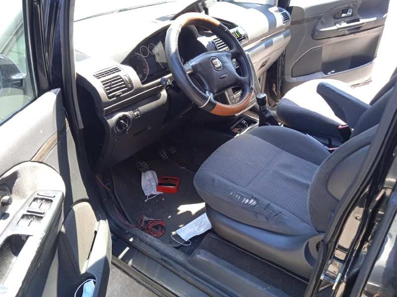 seat alhambra (7v9) del año 2004