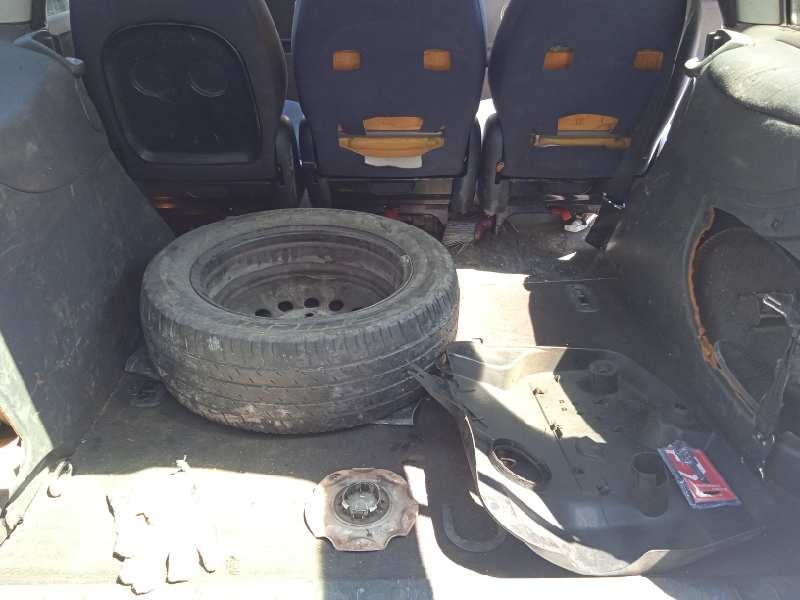 seat alhambra (7v9) del año 2004