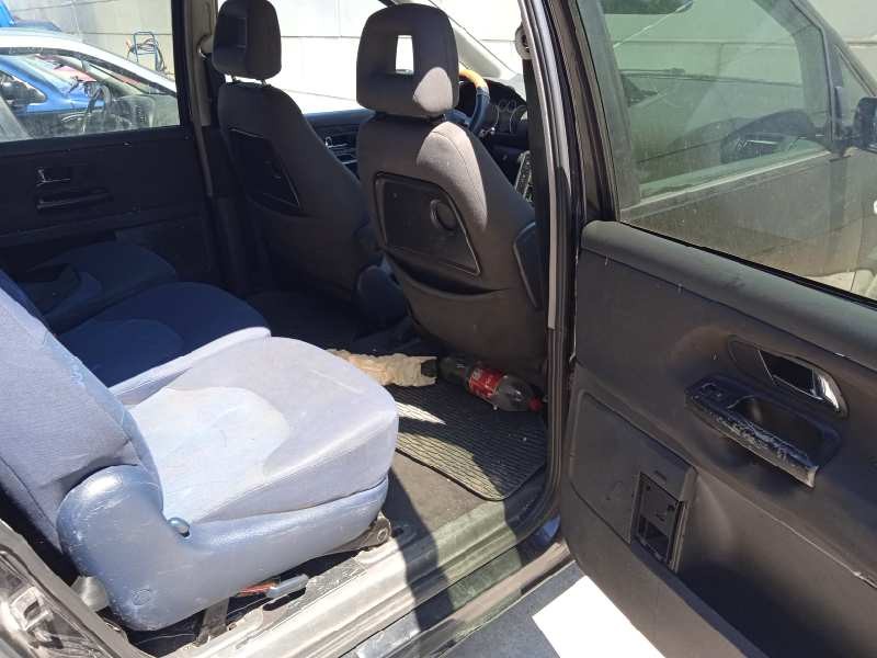 seat alhambra (7v9) del año 2004