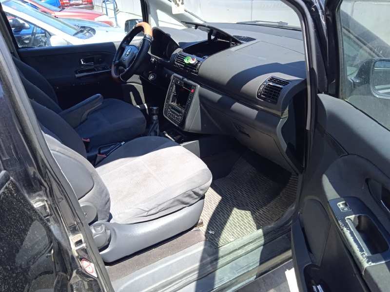 seat alhambra (7v9) del año 2004