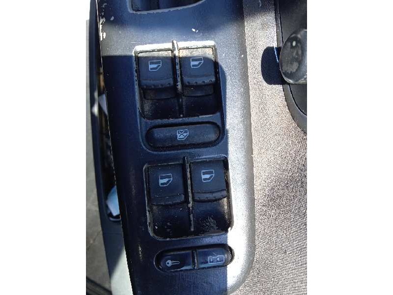 seat alhambra (7v9) del año 2004