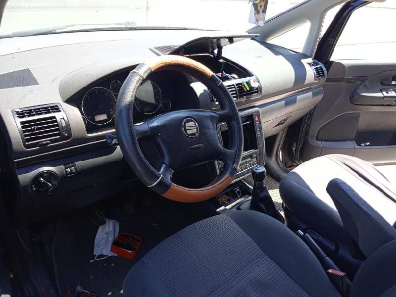seat alhambra (7v9) del año 2004