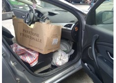 renault megane iii berlina 5 p del año 2009 2