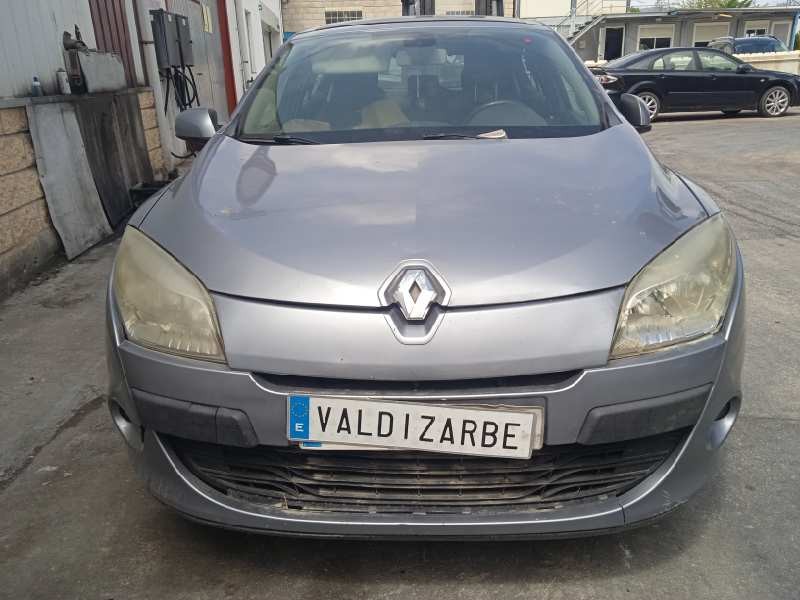 renault megane iii berlina 5 p del año 2009