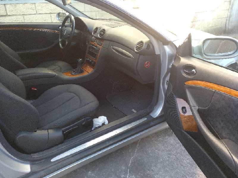 mercedes-benz clase clk (w209) coupe del año 2002