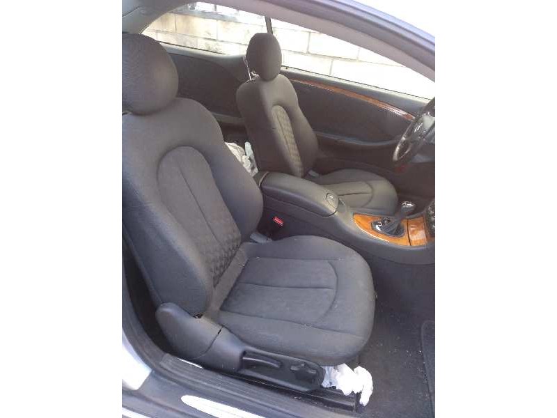 mercedes-benz clase clk (w209) coupe del año 2002