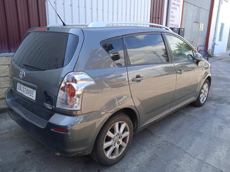 toyota corolla verso (r1) del año 2005