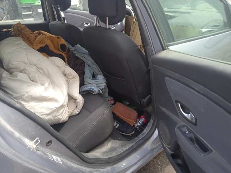 renault megane iii berlina 5 p del año 2009