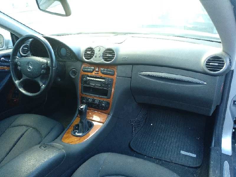 mercedes-benz clase clk (w209) coupe del año 2002