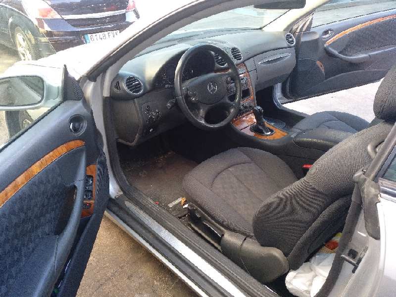 mercedes-benz clase clk (w209) coupe del año 2002