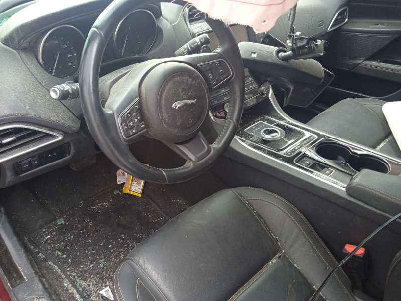 jaguar xe del año 2016