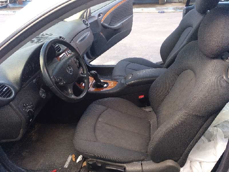 mercedes-benz clase clk (w209) coupe del año 2002