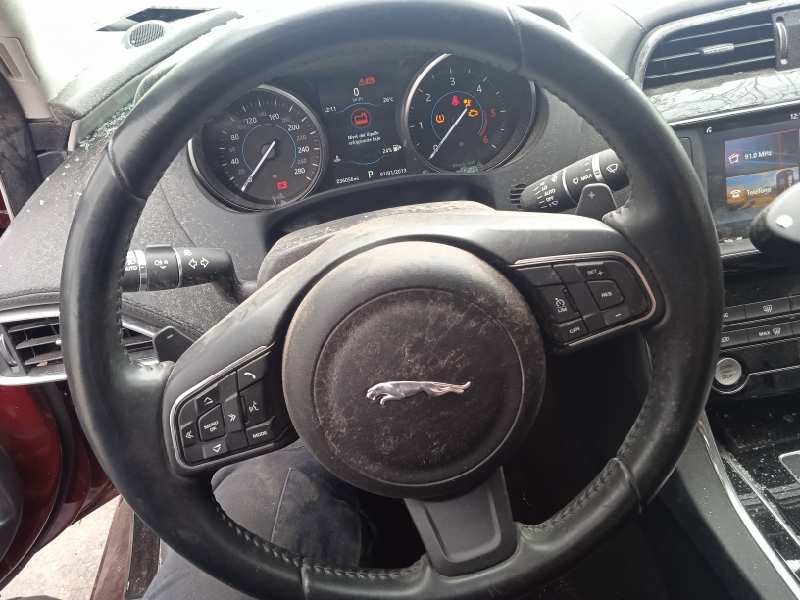 jaguar xe del año 2016