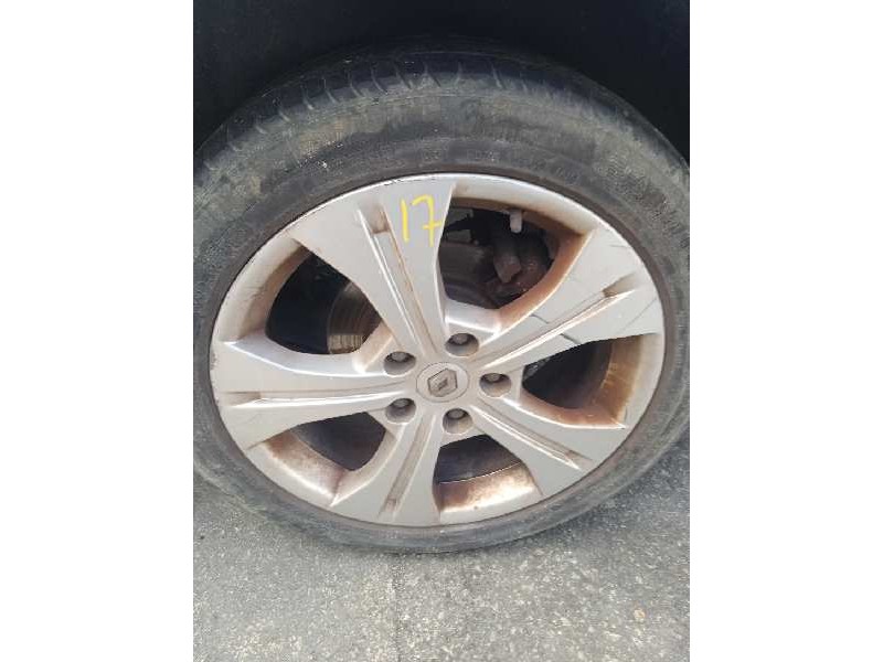 renault megane iii berlina 5 p del año 2009