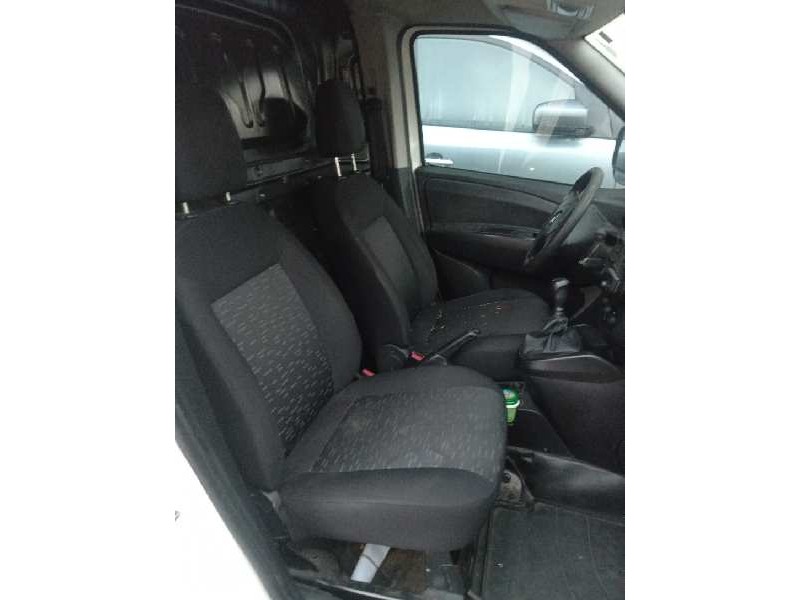 opel combo d del año 2014