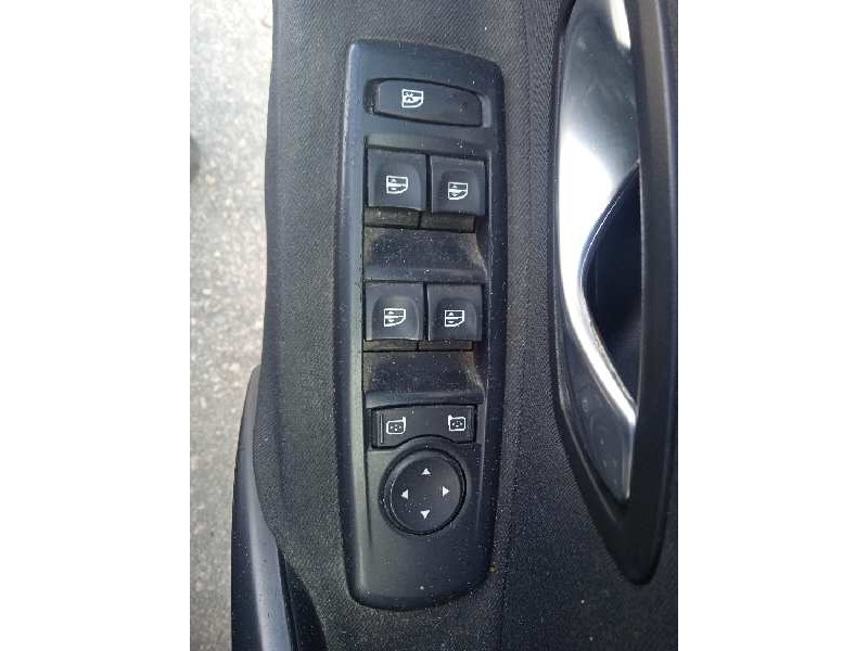 renault megane iii berlina 5 p del año 2009