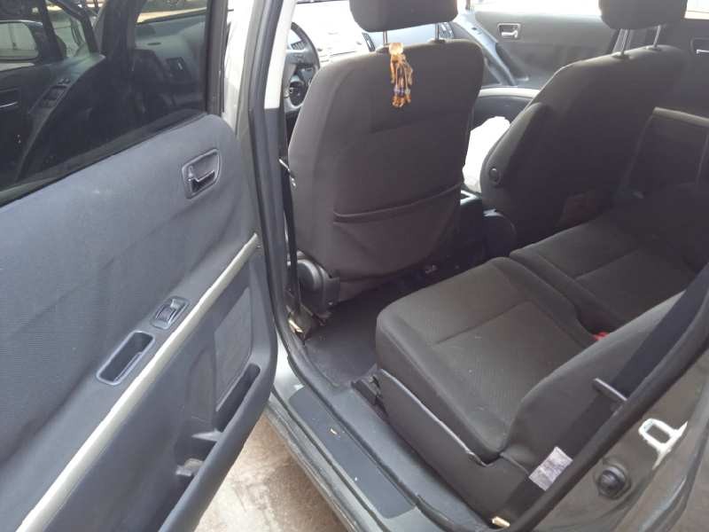 toyota corolla verso (r1) del año 2005