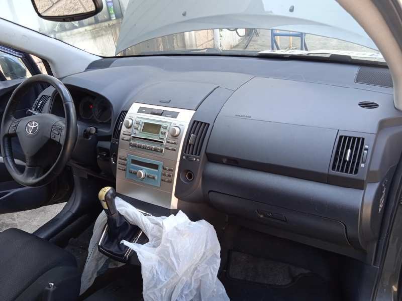 toyota corolla verso (r1) del año 2005