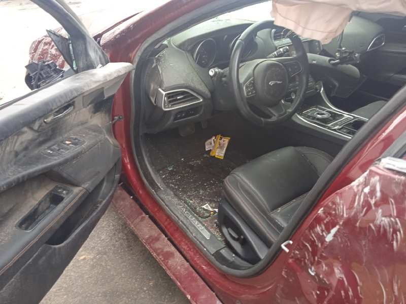 jaguar xe del año 2016