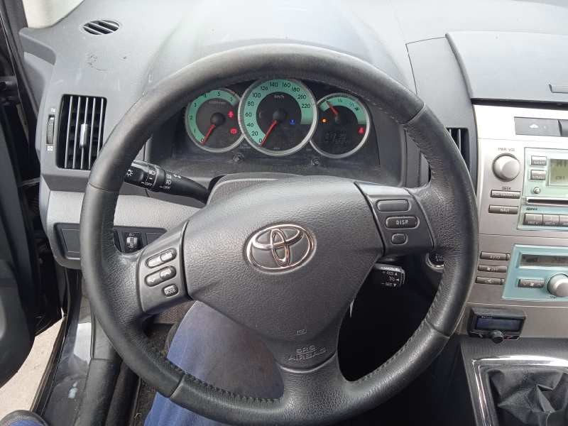 toyota corolla verso (r1) del año 2005