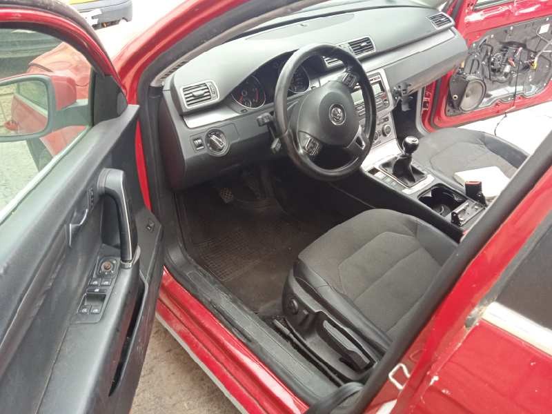 volkswagen passat variant (365) del año 2013