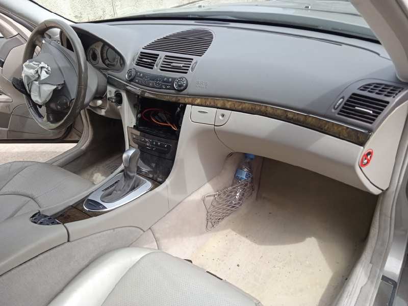 mercedes-benz clase e (w211) berlina del año 2003