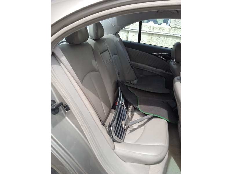 mercedes-benz clase e (w211) berlina del año 2003
