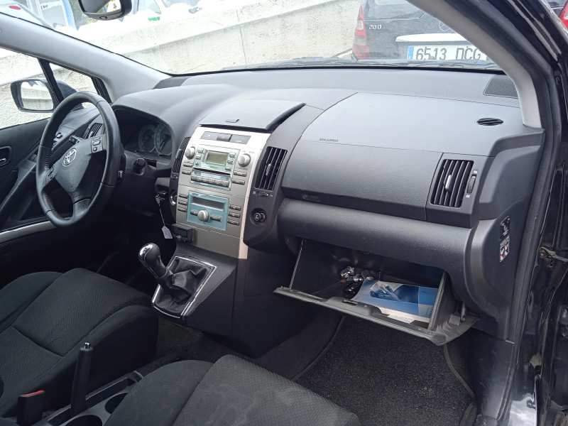 toyota corolla verso (r1) del año 2005