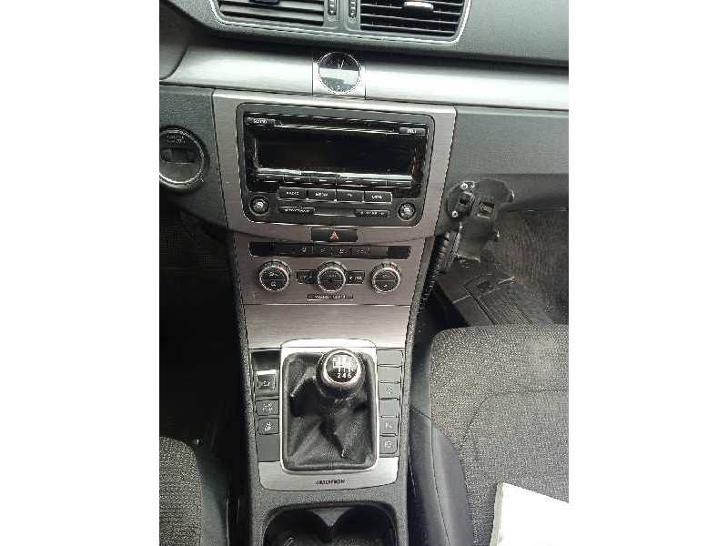 volkswagen passat variant (365) del año 2013