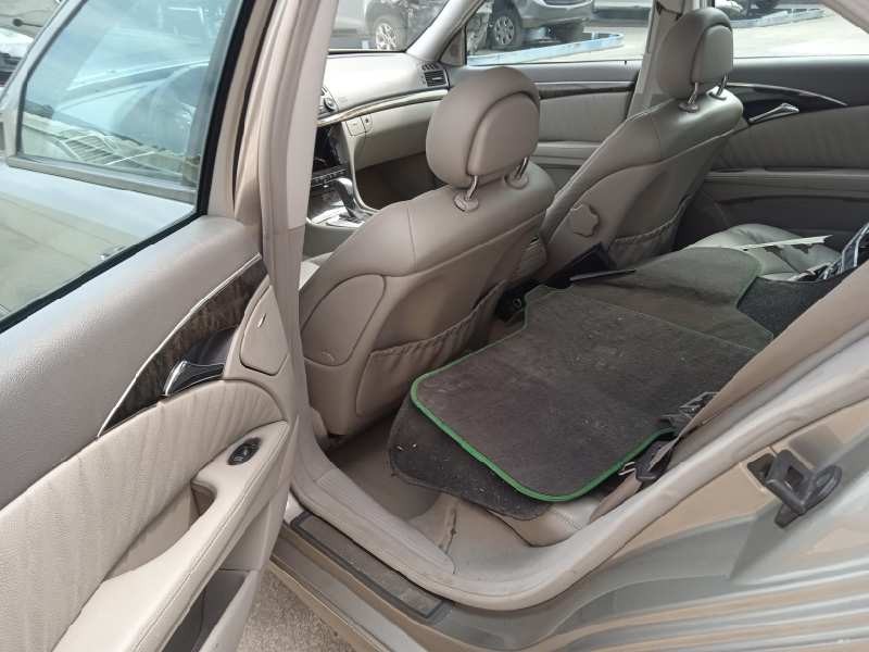mercedes-benz clase e (w211) berlina del año 2003