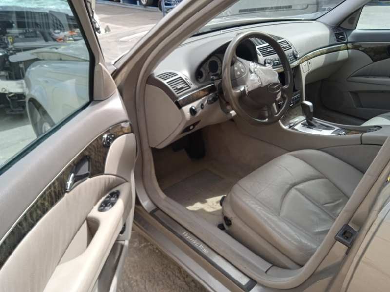 mercedes-benz clase e (w211) berlina del año 2003