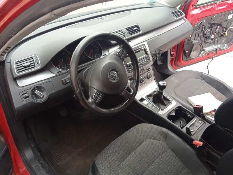 volkswagen passat variant (365) del año 2013