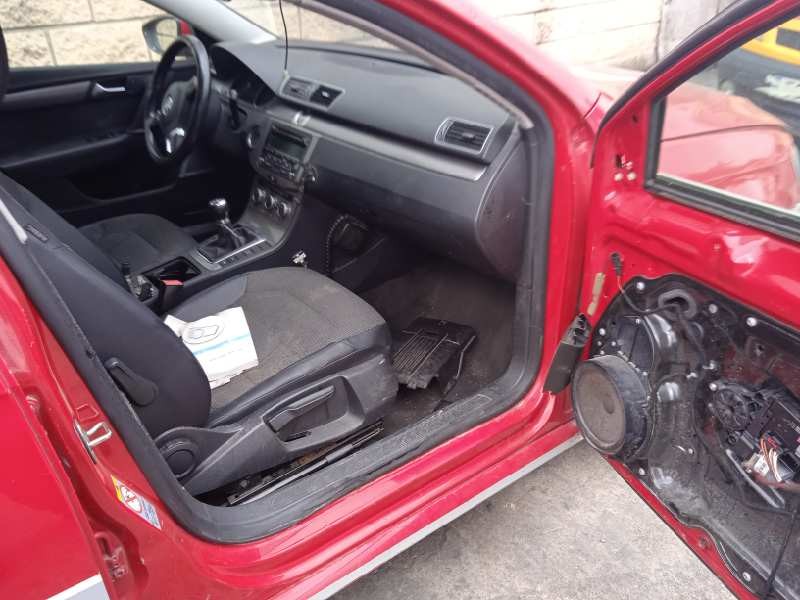 volkswagen passat variant (365) del año 2013