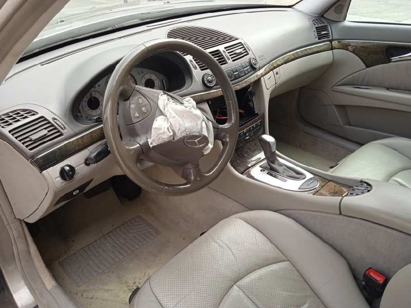 mercedes-benz clase e (w211) berlina del año 2003