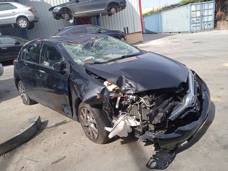 toyota auris del año 2017