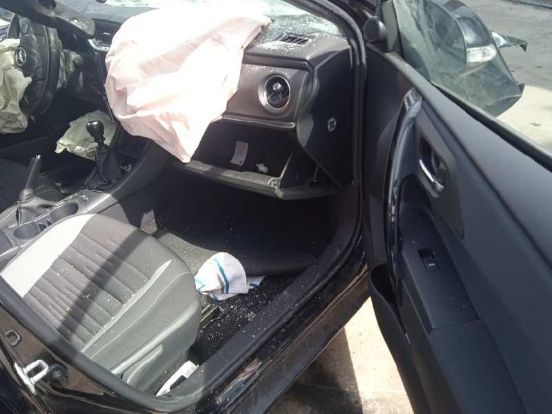 toyota auris del año 2017