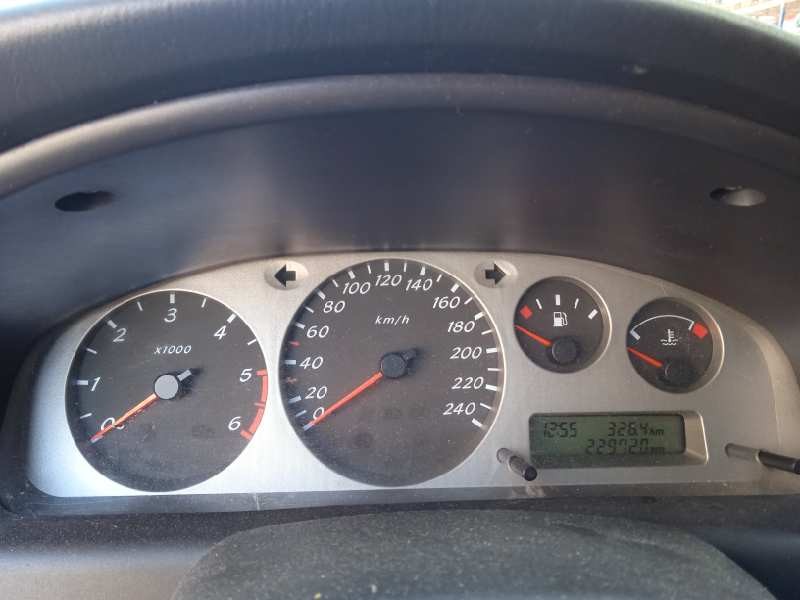 nissan almera (n16/e) del año 2001