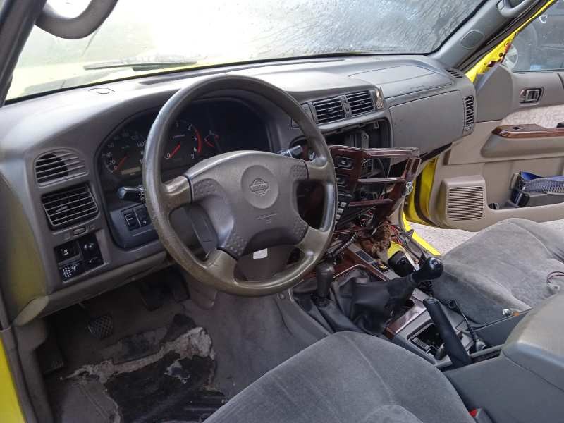 nissan patrol gr (y61) del año 2000