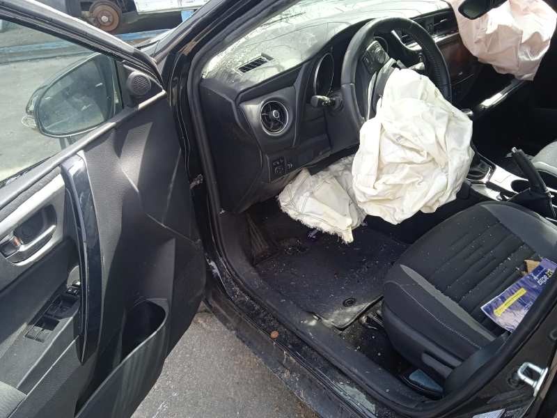 toyota auris del año 2017