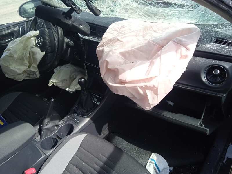 toyota auris del año 2017