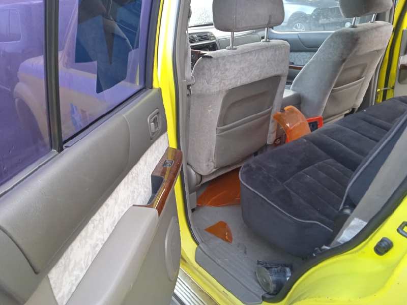 nissan patrol gr (y61) del año 2000