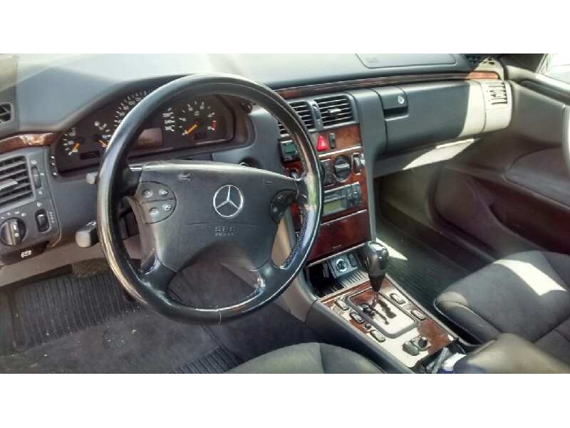 mercedes-benz clase e (w210) berlina diesel del año 2001