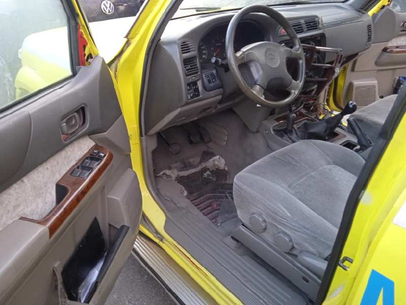 nissan patrol gr (y61) del año 2000