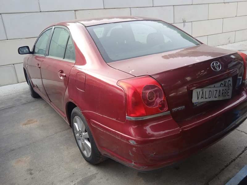 toyota avensis berlina (t25) del año 2003