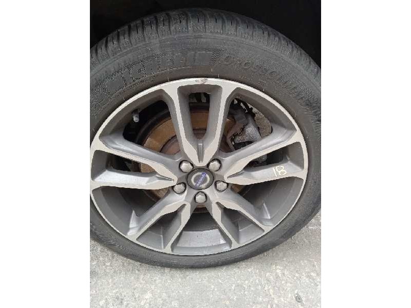 volvo v60 kombi cross country del año 2015